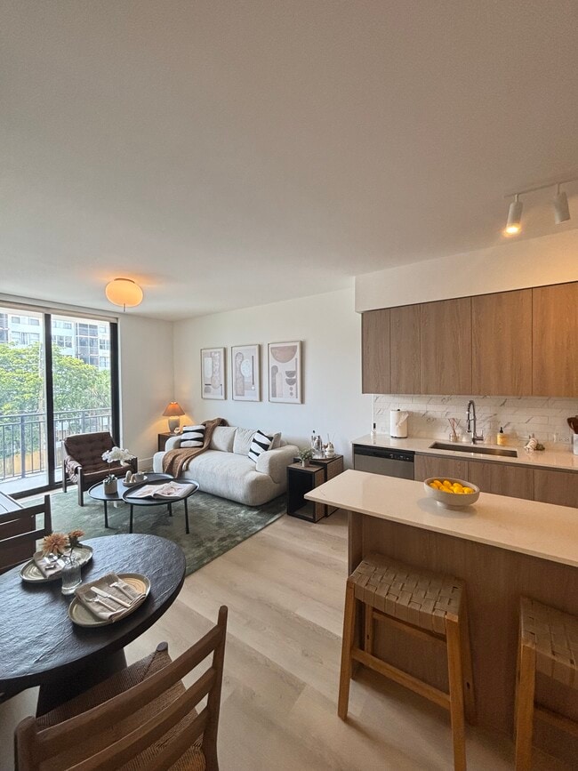 2578 NE 182nd Terrace unit A09, North Miami Beach, FL 33160 - photo 2