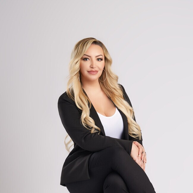 Agent Photo