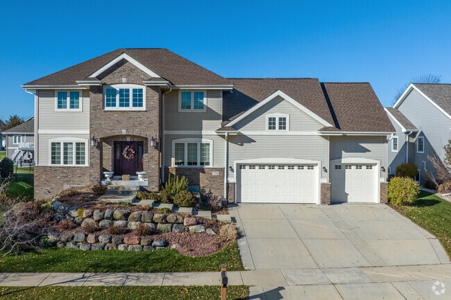 Due to its terrain, DeForest also has a variety of split-level homes.