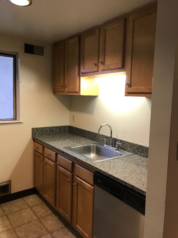 212 3rd St unit 4B, Troy, NY 12180 - photo 4