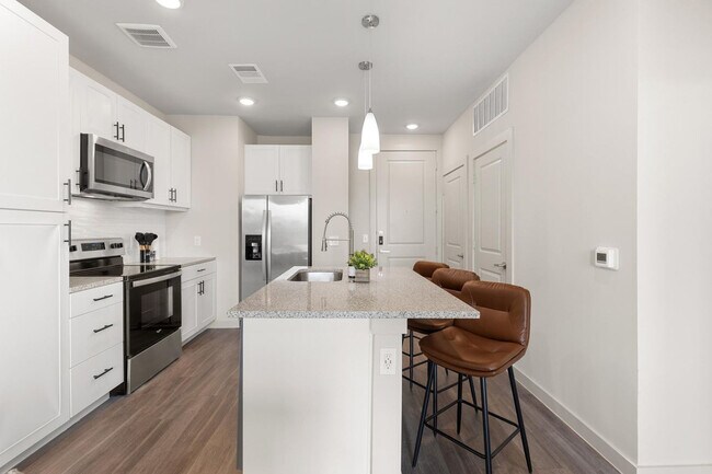 5820 1/2 Cameron Rd unit FL4-ID1303396P, Austin, TX 78723 - photo 7