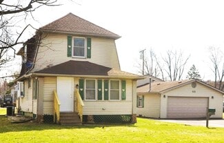 215 S 9th St, Chesterton, IN 46304