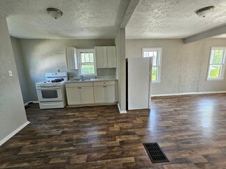 622 E 29th St Unit B, Anderson, IN 46016