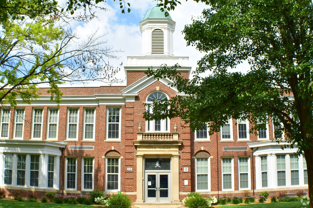Naper Elementary School building in Downtown Naperville.