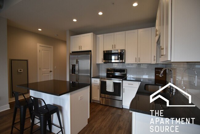 3833 N Broadway St unit 613, Chicago, IL 60613 - photo 3