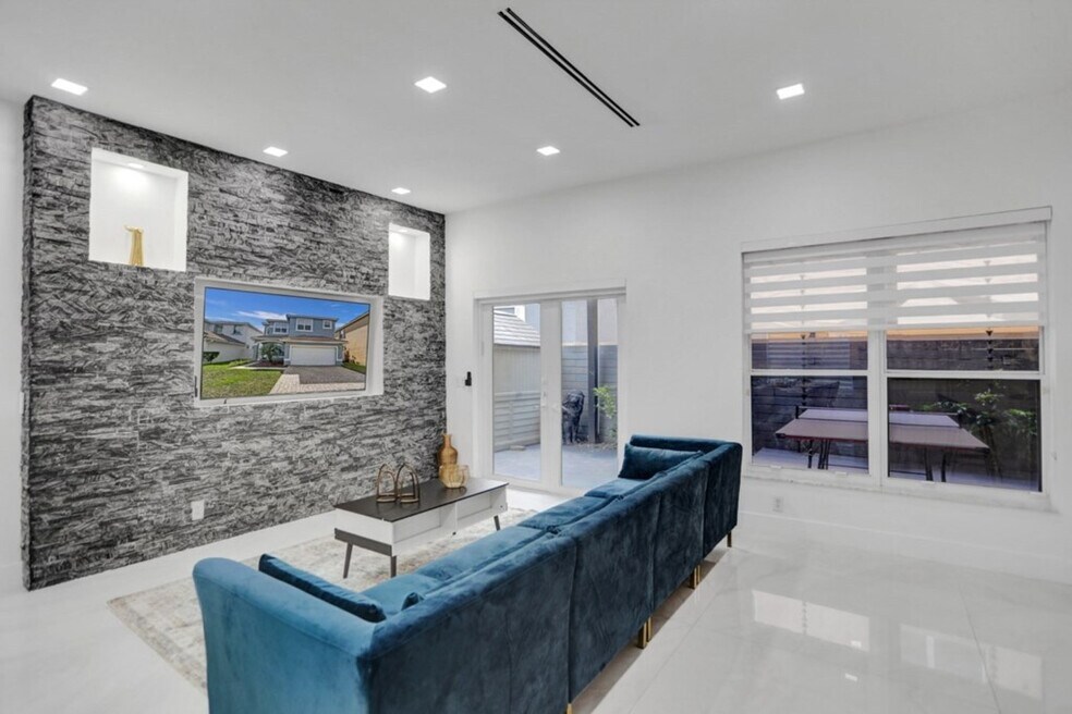 3824 SW 49th Place unit ID1255736P, Fort Lauderdale, FL 33312 - photo 1