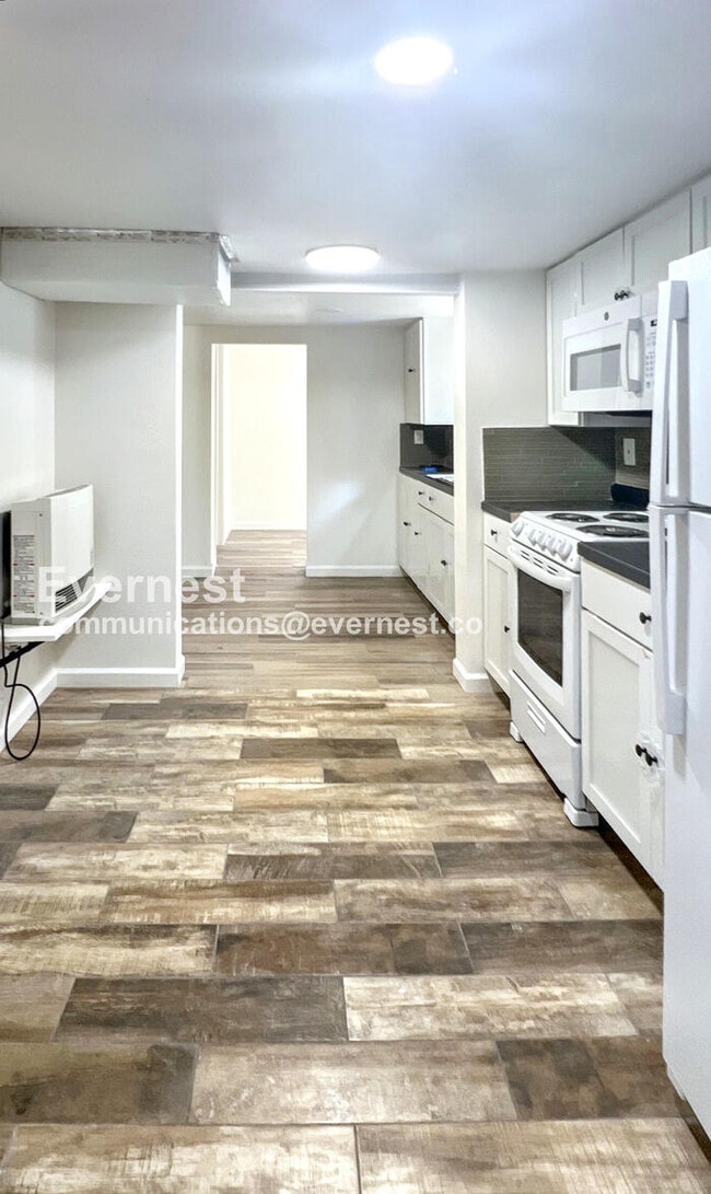 3226 Smart Ave Unit b, Kansas City, MO 64124