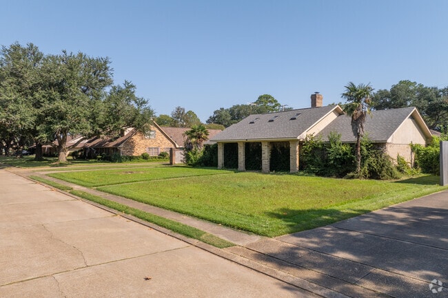 Briarwood’s ranch-style homes offer single-story living with spacious layouts.