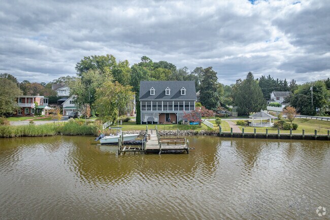 Home can feel like a retreat everyday while living in a riverside estate in Centreville, Md.