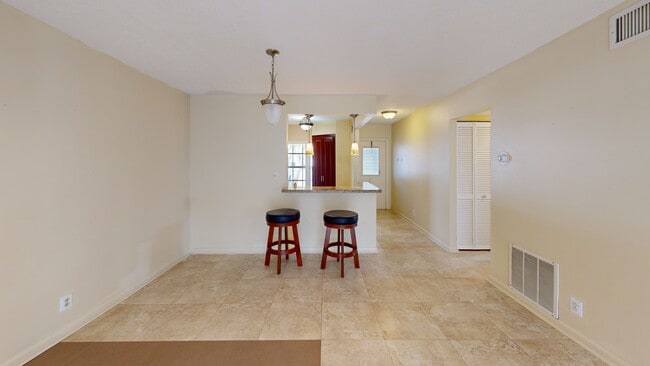 374 Bennington Ln, Lake Worth, FL 33467 - photo 2