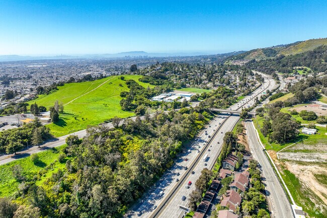 Sequoyah is bordered to the west by 580, which links the Bay Area to the Central Valley.