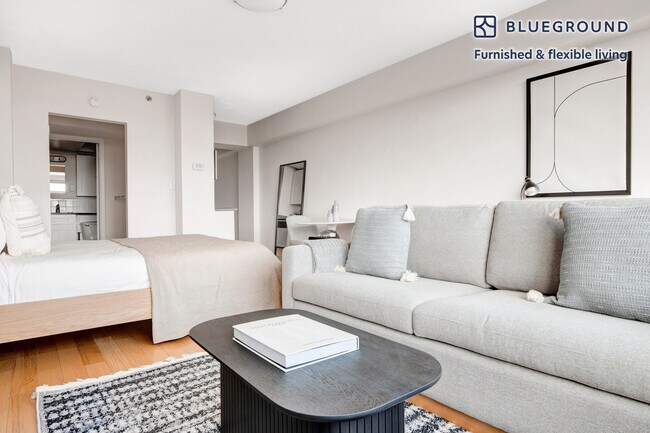 1440 Beacon St unit FL8-ID599, Brookline, MA 02446 - photo 3