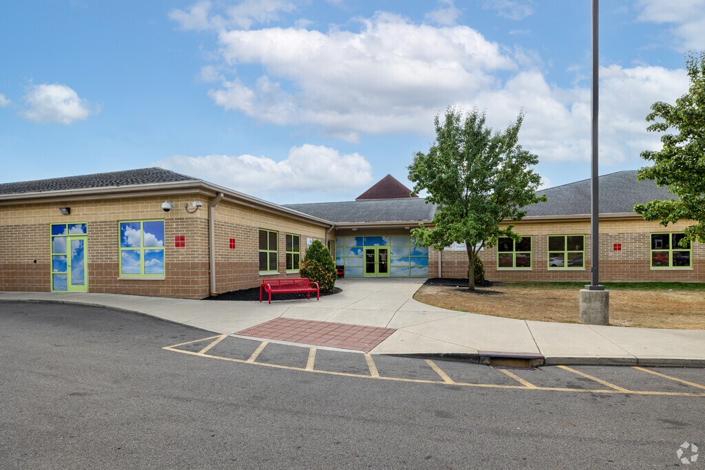 Kemp Elementary School is located in the Eastern Hills neighborhood of Dayton Ohio.