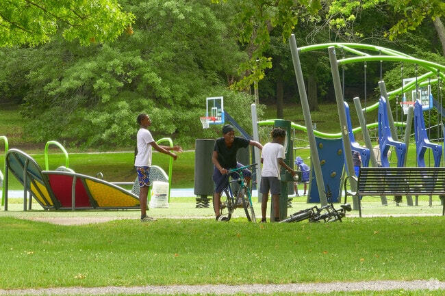 Cobbs Hill Park has plenty of green space for outdoor activities.