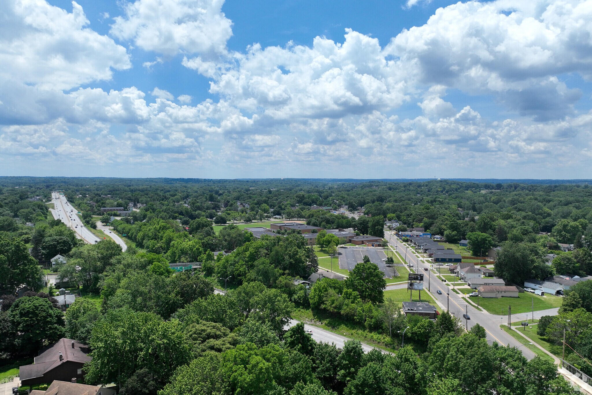 Bisected by Interstate 277 and Highway 224, Kenmore is conveniently accessible via the highway.