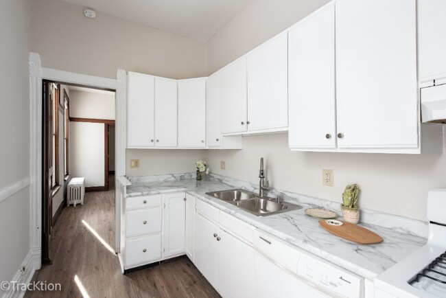 6733 31st St, Berwyn, IL 60402 - photo 5