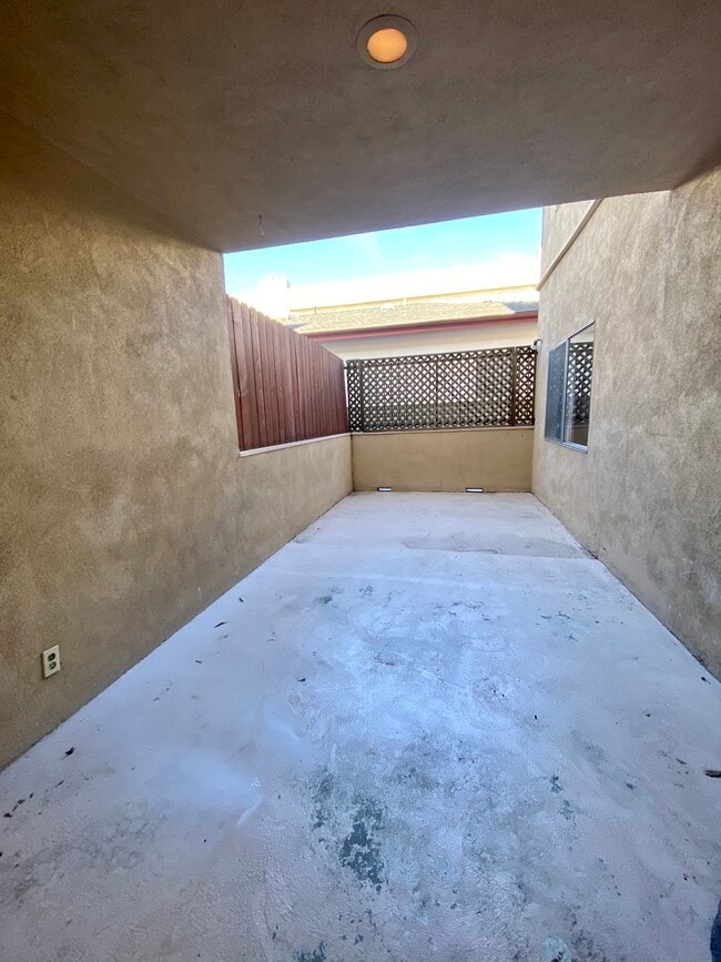 1533 Hi Point St, Los Angeles, CA 90035 - photo 7