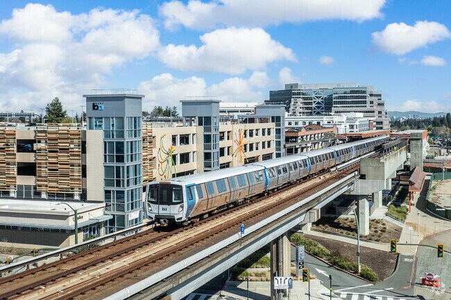 Walnut Creek BART connects you to the Bay Area with quick and easy transit.