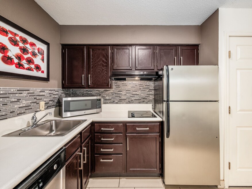 ReVi Columbus North, Columbus, OH 43235 - photo 1