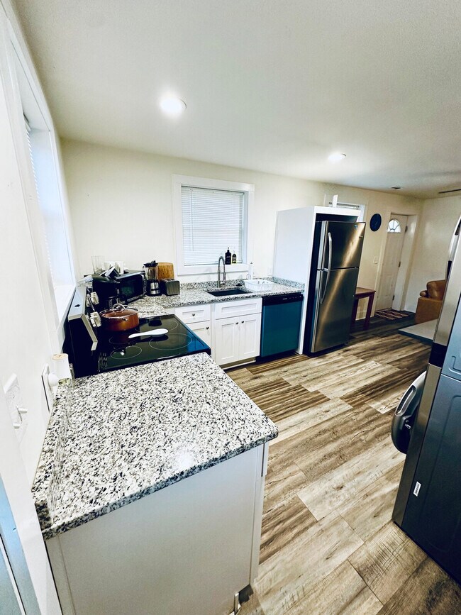 115 Colonial Ave unit ID1234788P, Greenville, SC 29611 - photo 5