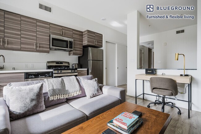 12035 Wilshire Blvd unit FL5-ID1293, Los Angeles, CA 90025 - photo 2