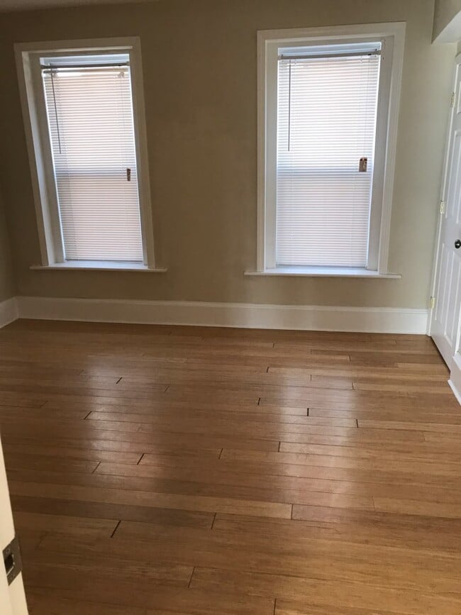 20 Eden St, Worcester, MA 01609 - photo 3