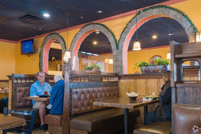 Local enjoy lunch at Santa Fe Mexican grill in Spicewood.
