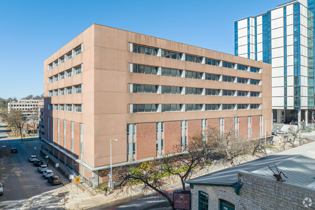 Explore rigorous education at University of Texas at Austin High School.