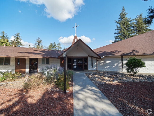 Neighborhood Christian School provides private education in 
Dixon.