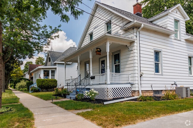 Older homes in Historic Central have been renovated and well maintained.