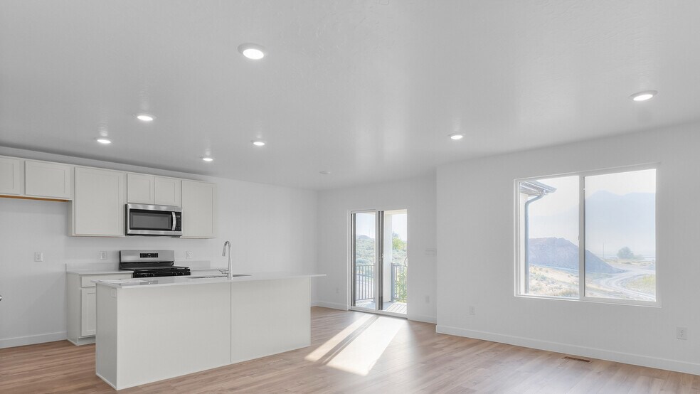 4512 N McKechnie Way unit 1101, Lehi, UT 84048 - photo 1