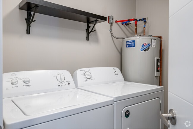 1BR, 1BA - 885SF - Laundry Room