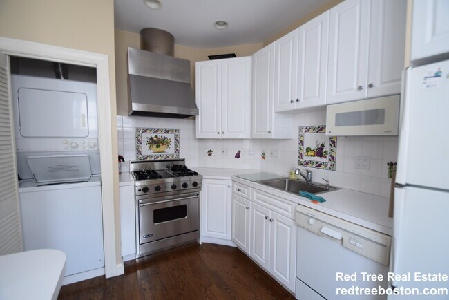 141 Beaconsfield Rd unit 5, Brookline, MA 02445 - photo 5