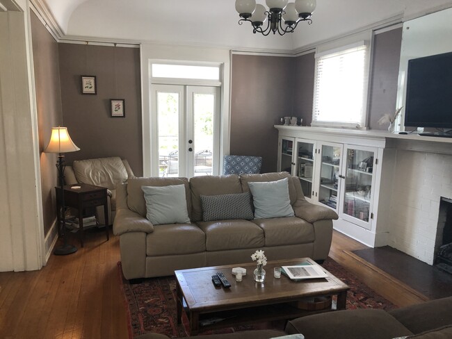 Parlour /living room doors kead to deck