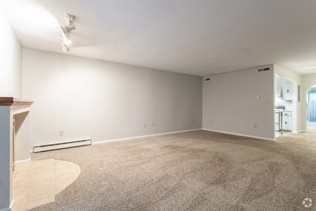 2 Bed/ 2 Bath - Garden Style