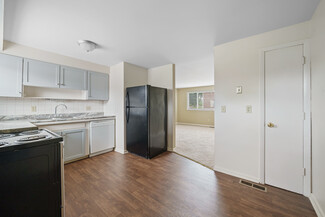 4944-4958 Arbor Village Dr, Columbus, OH 43214