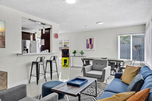 6452 Custer St unit ID1372341P, Hollywood, FL 33024 - photo 2