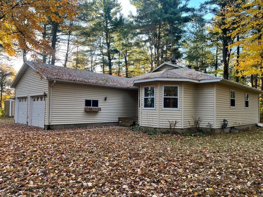 Front of House-2 car garage