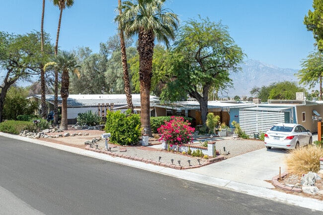 Desert Edge provides a true oasis living environment with its beautiful manufactured homes and serene setting.