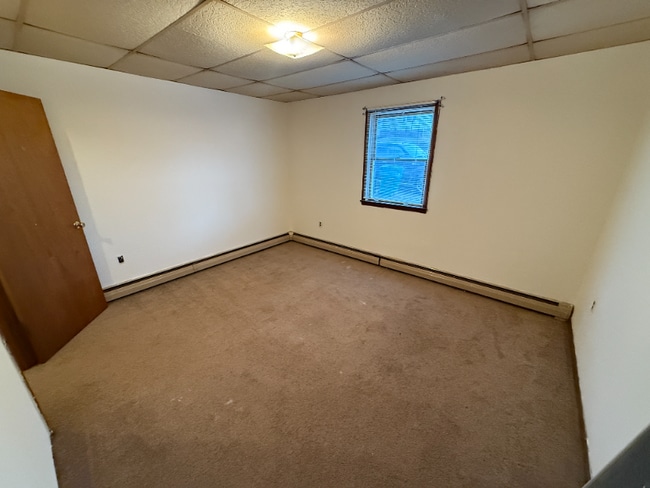 949 W Pike St unit Lower, Clarksburg, WV 26301 - photo 6