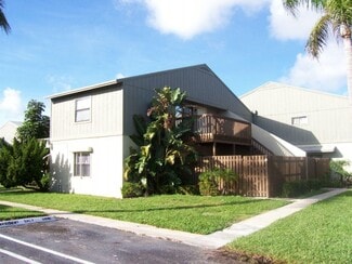 6 Crossings Cir, Boynton Beach, FL 33435