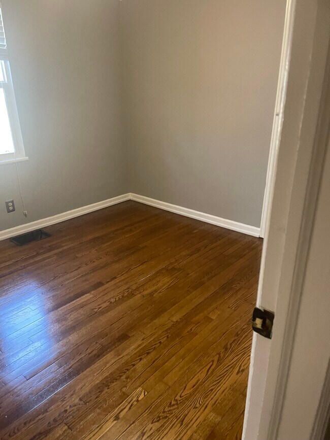 1230 E 54th St, Indianapolis, IN 46220 - photo 6