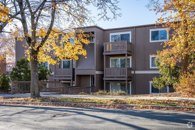 Enjoy modern condo living in the vibrant Eden Park community, RI.