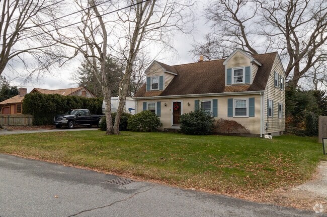 East Warren offers many different styles of Cape Cod homes.