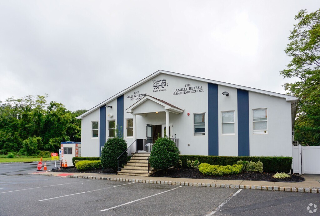 Bnot Yisroel Elementary School serves students in the Lakewood community.