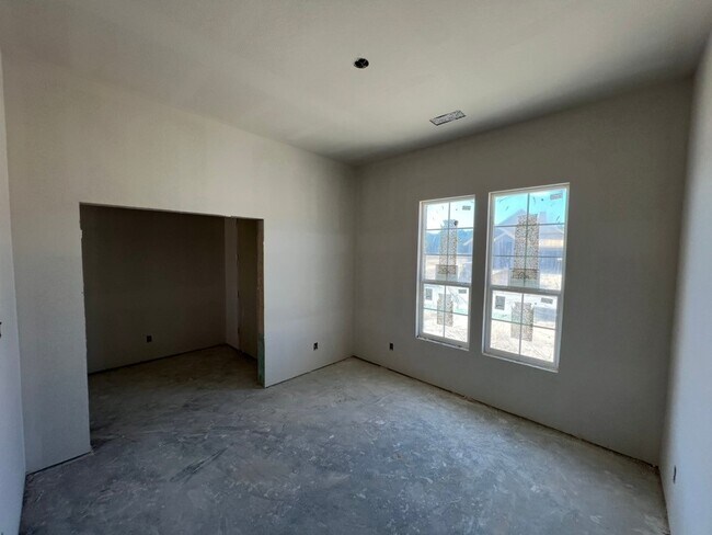 544 Waterford Park Blvd, Weatherford, TX 76087 - photo 4