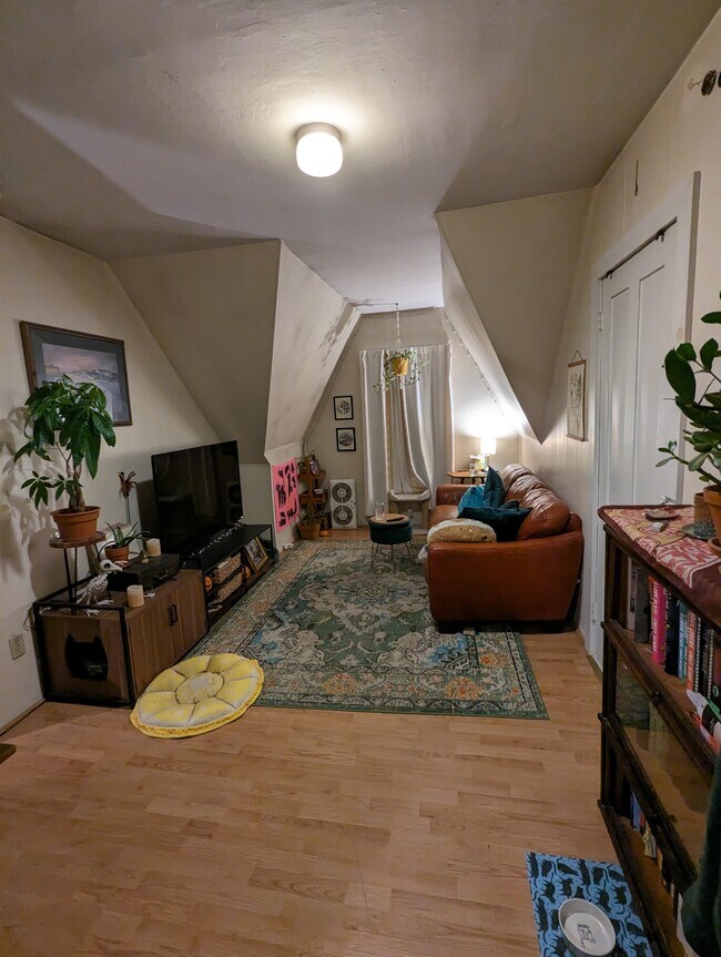 75 Prospect St unit 75-5, Barre, VT 05641 - photo 3