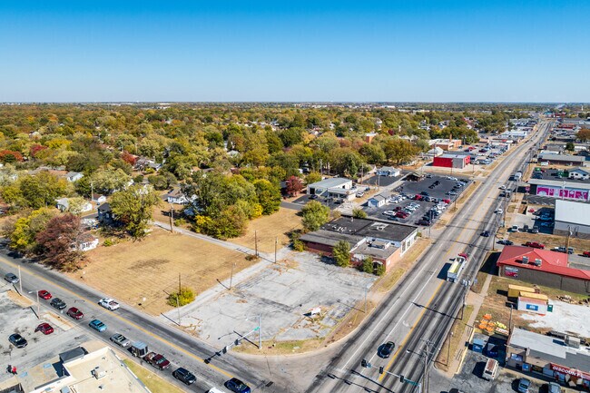 The McKinley neighborhood is bordered by 7th Street along it's southern edge.