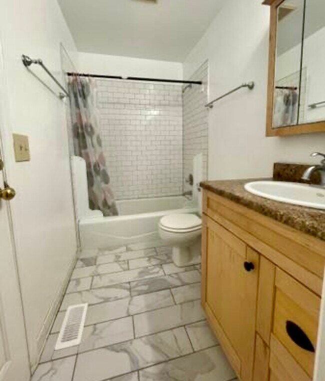 615 Morehead Ave, Greensboro, NC 27401 - photo 5