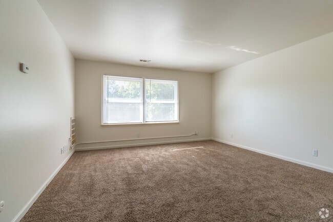2BR, 1BA - 750SF - Living Room